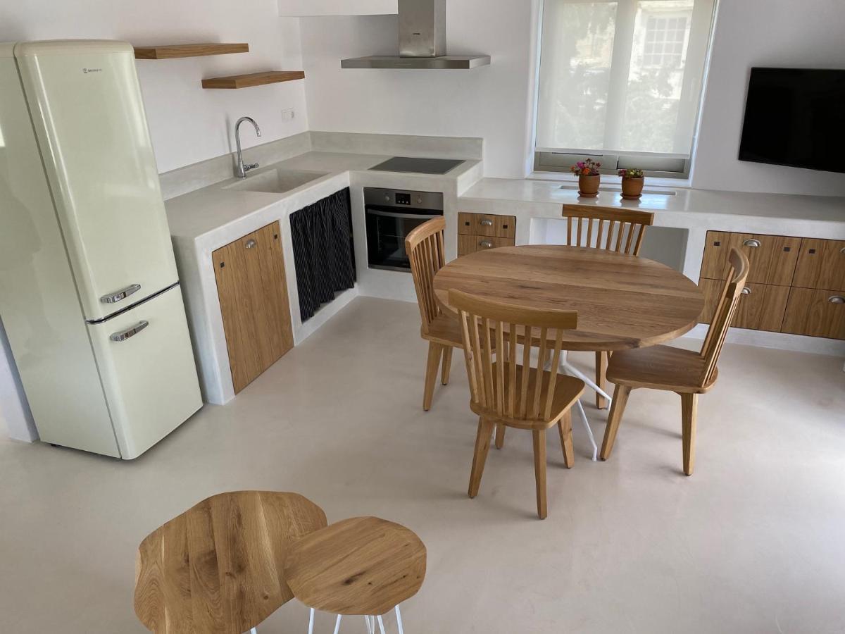 Laini Luxury Suites Pombia Bagian luar foto