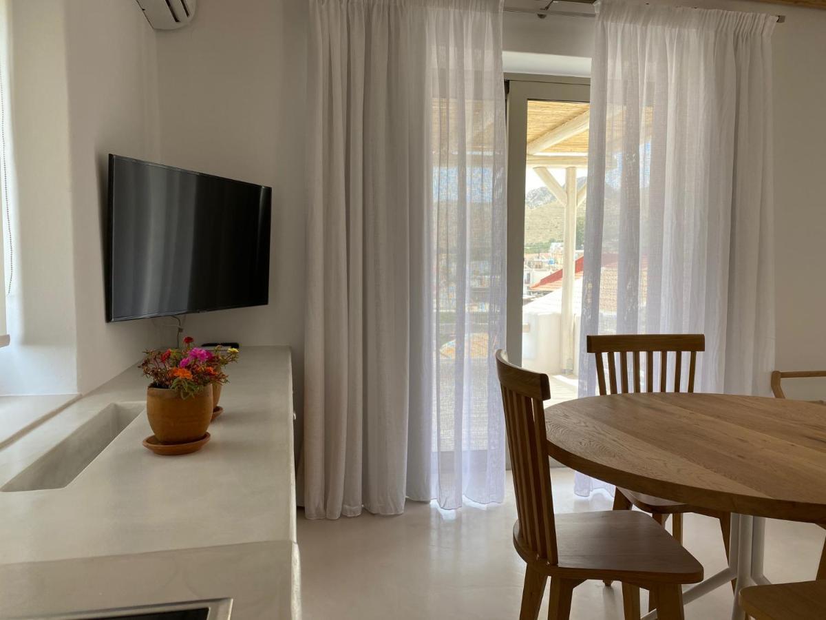 Laini Luxury Suites Pombia Bagian luar foto