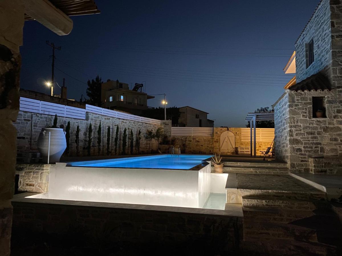 Laini Luxury Suites Pombia Bagian luar foto