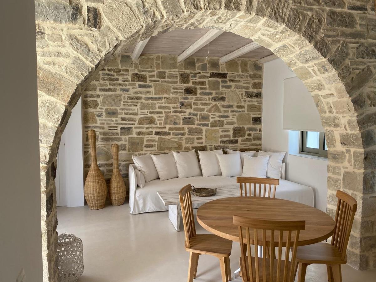 Laini Luxury Suites Pombia Bagian luar foto