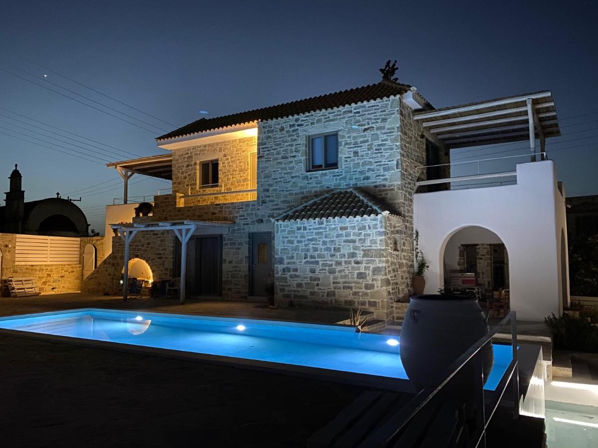 Laini Luxury Suites Pombia Bagian luar foto