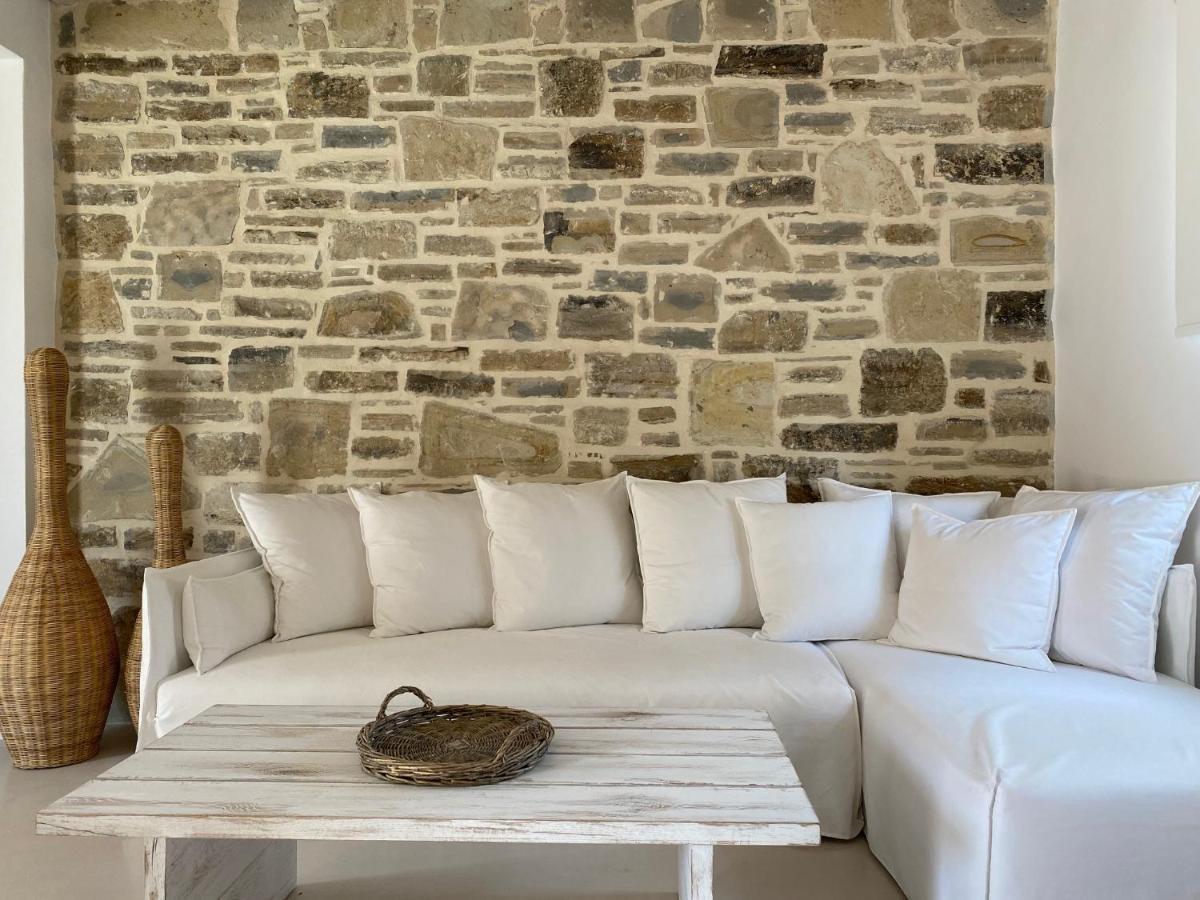 Laini Luxury Suites Pombia Bagian luar foto