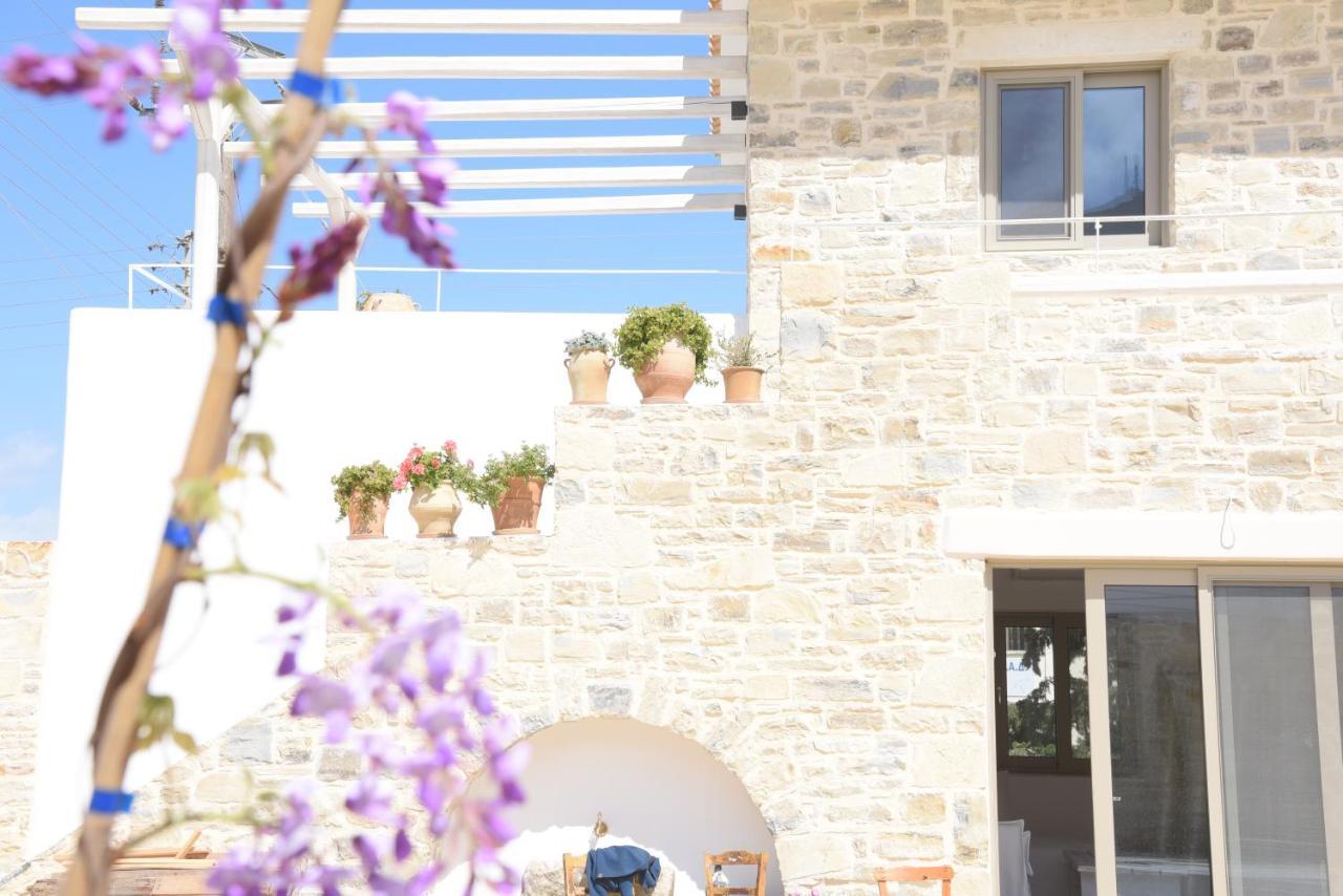 Laini Luxury Suites Pombia Bagian luar foto