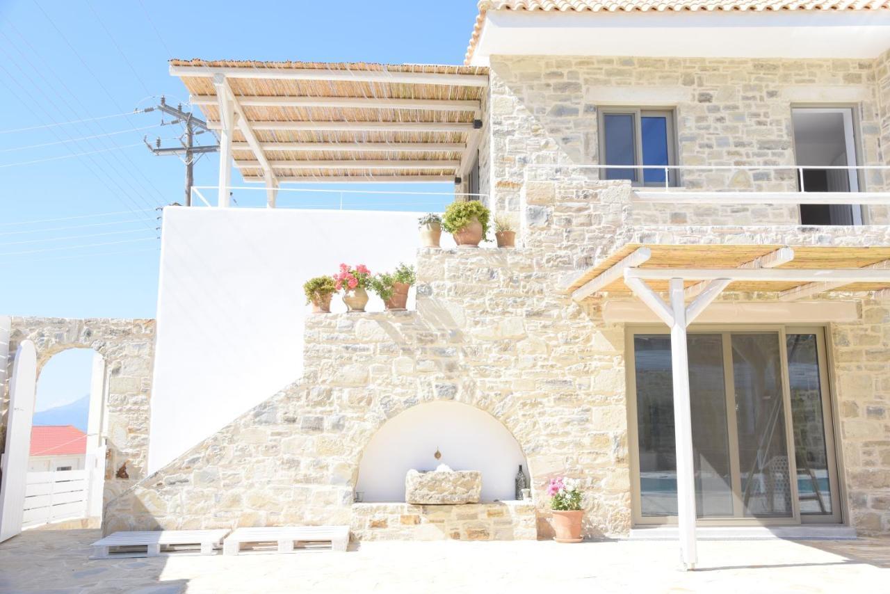Laini Luxury Suites Pombia Bagian luar foto
