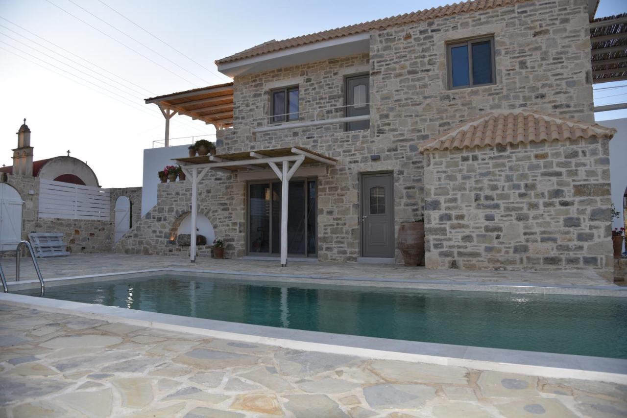Laini Luxury Suites Pombia Bagian luar foto
