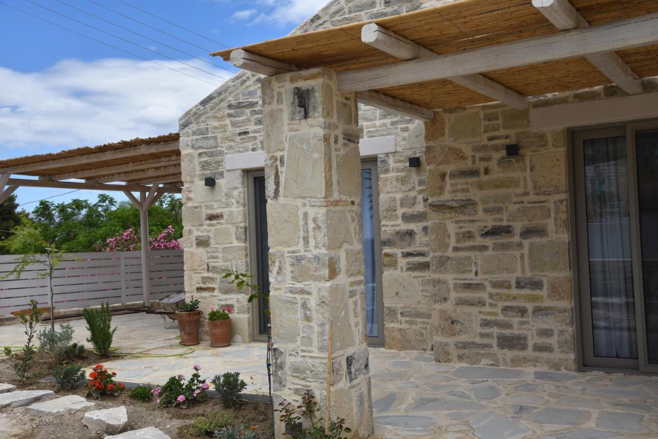 Laini Luxury Suites Pombia Bagian luar foto