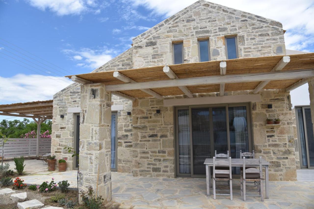 Laini Luxury Suites Pombia Bagian luar foto