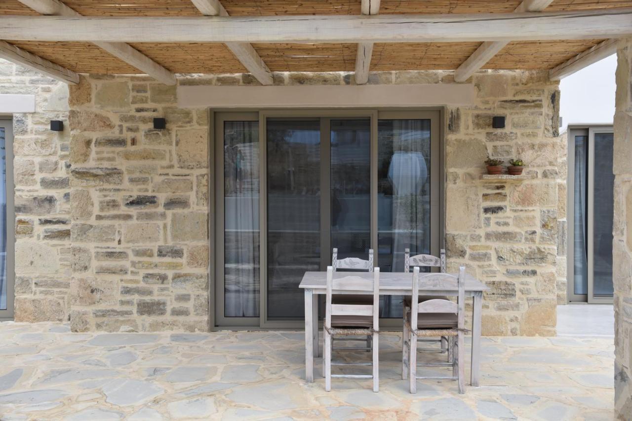 Laini Luxury Suites Pombia Bagian luar foto
