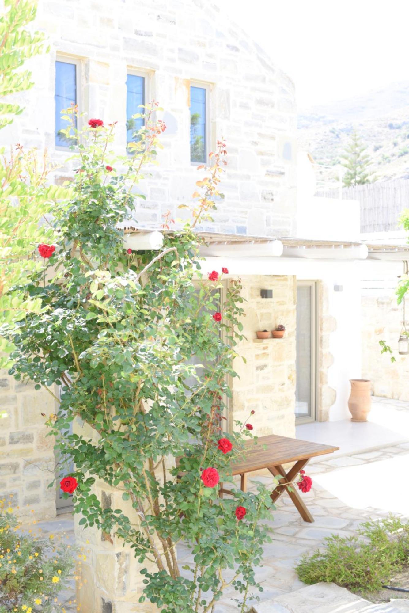 Laini Luxury Suites Pombia Bagian luar foto
